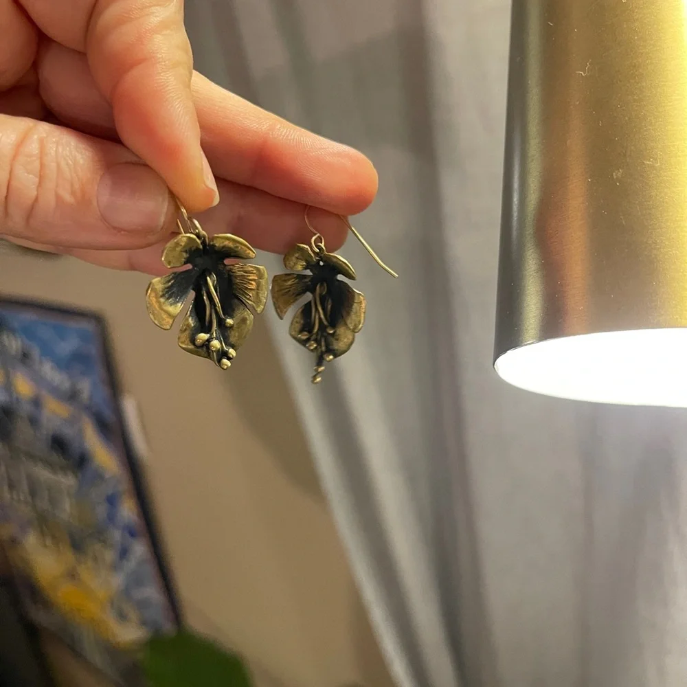 Brass Floral Earrings‎